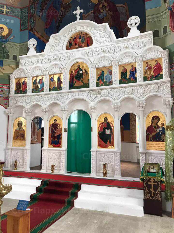 Готовый мраморный иконостаса с иконами для храма