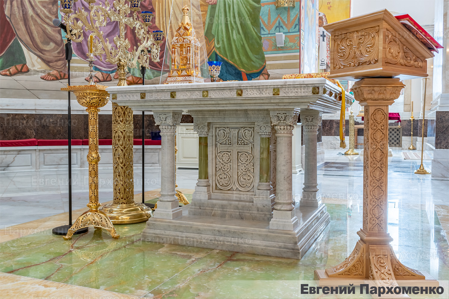 Мраморный престол для Спасо-Преображенского кафедрального собора во Владивостоке
