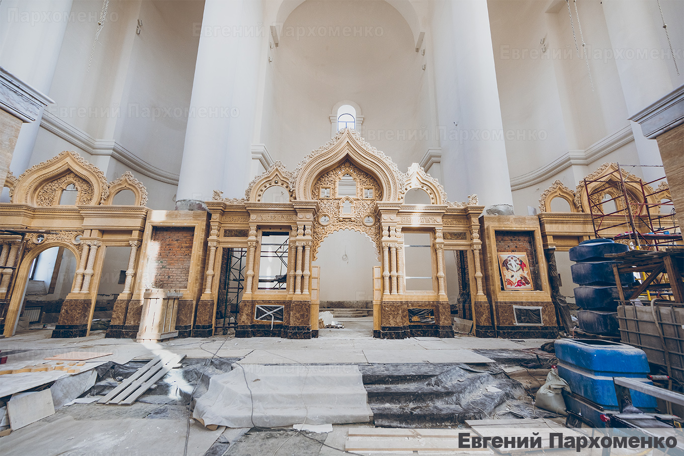 Мраморное убранство Спасо-Преображенского кафедрального собора во Владивостоке