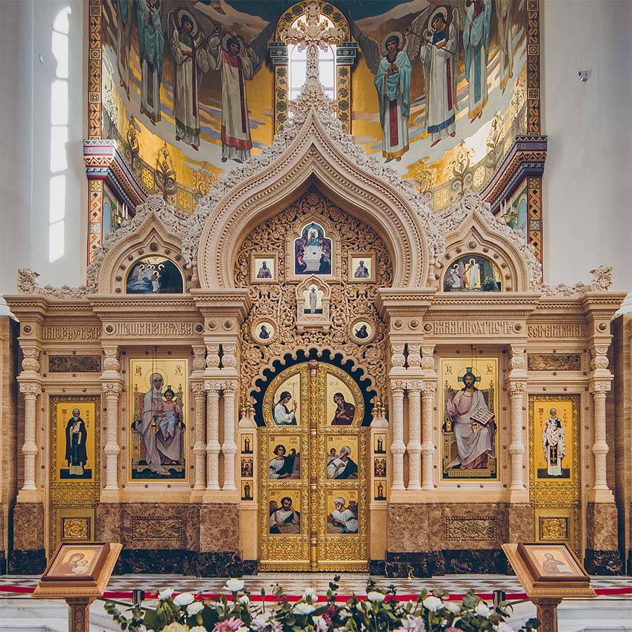 Мраморный иконостас Спасо-Преображенского кафедрального собора во Владивостоке