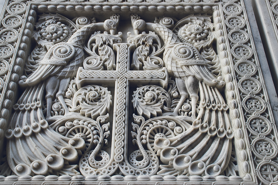 Резное панно для престола